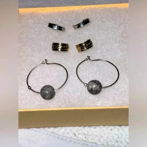 NEW EARRINGS SET silver hoops - Picture 1 of 2